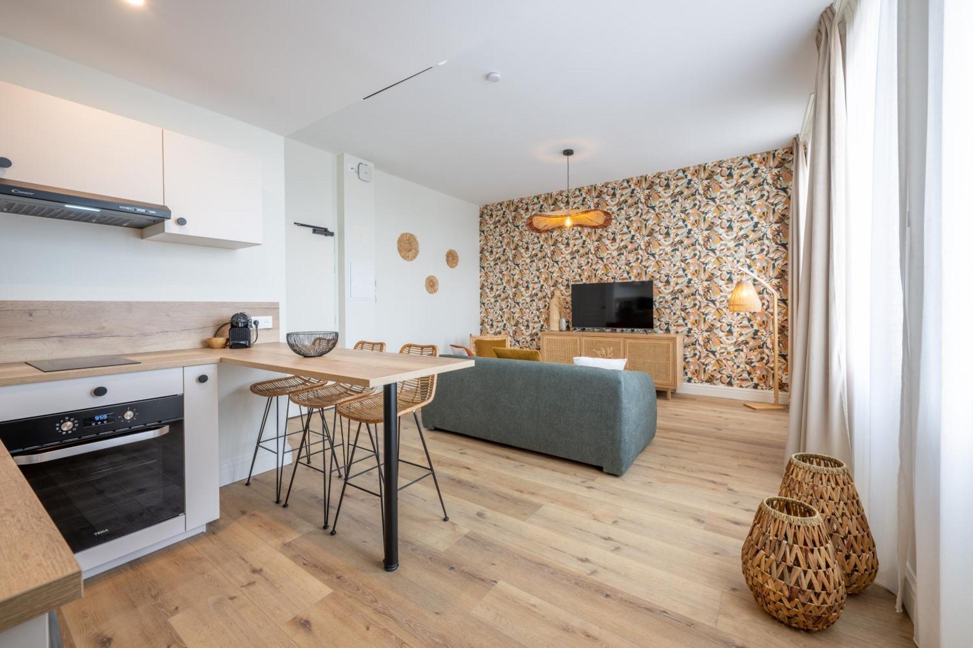 67 Victor Hugo Apartment