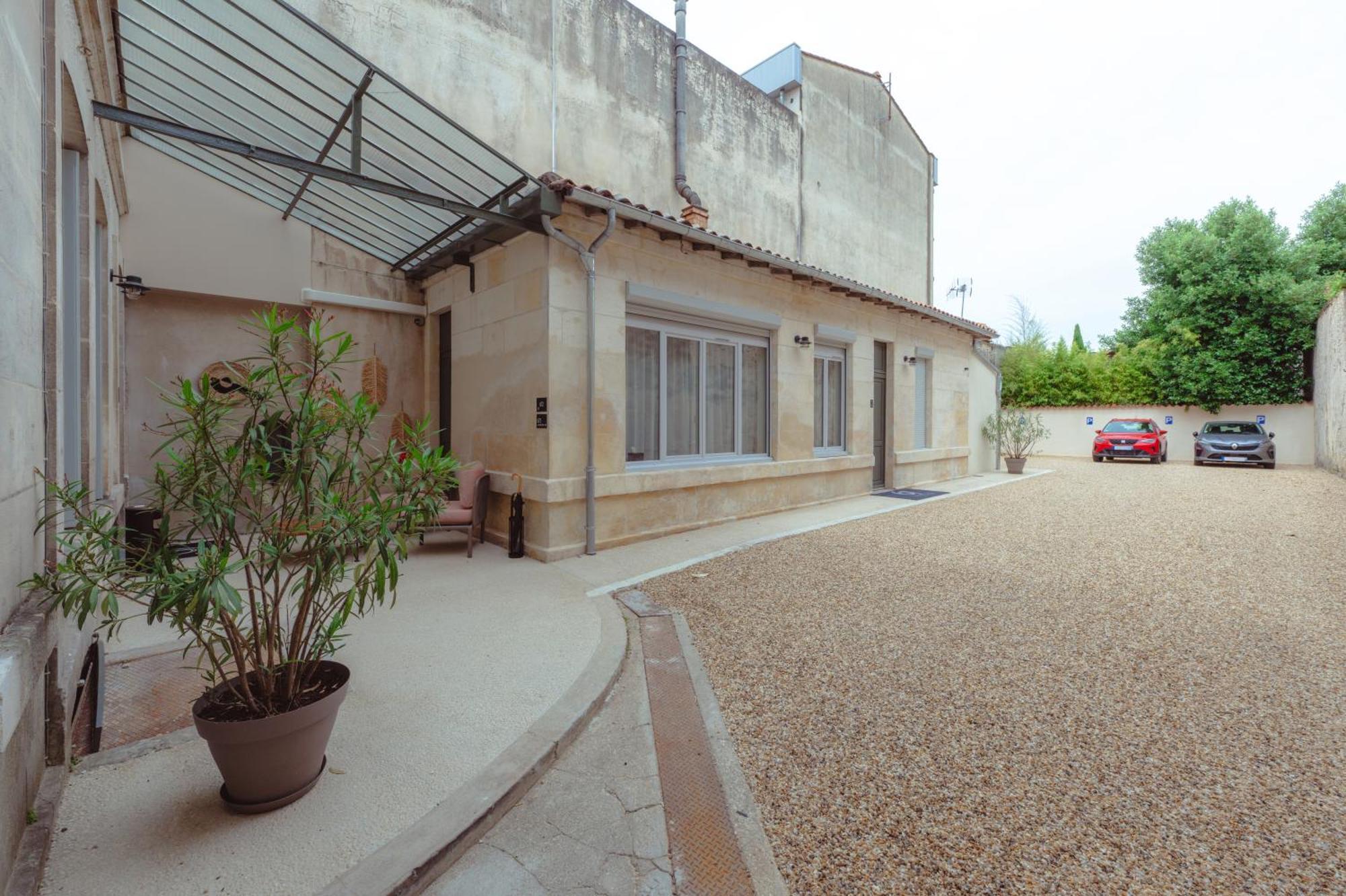 67 Victor Hugo Apartment *